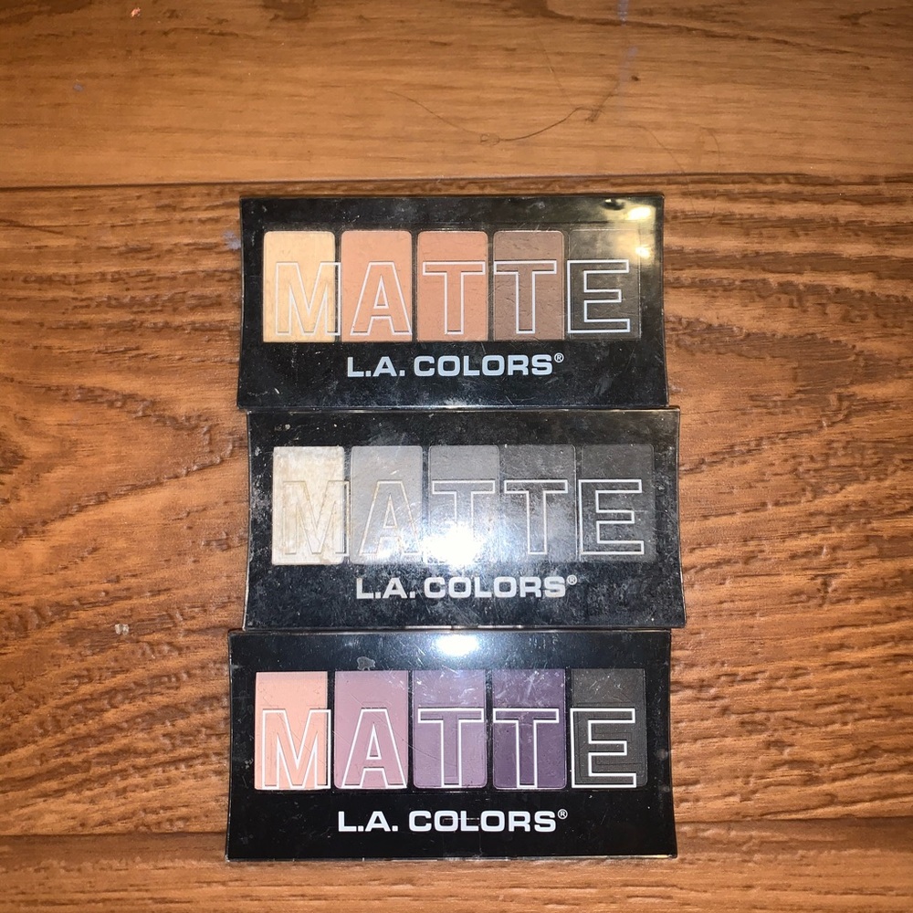 Eye shadow pallets